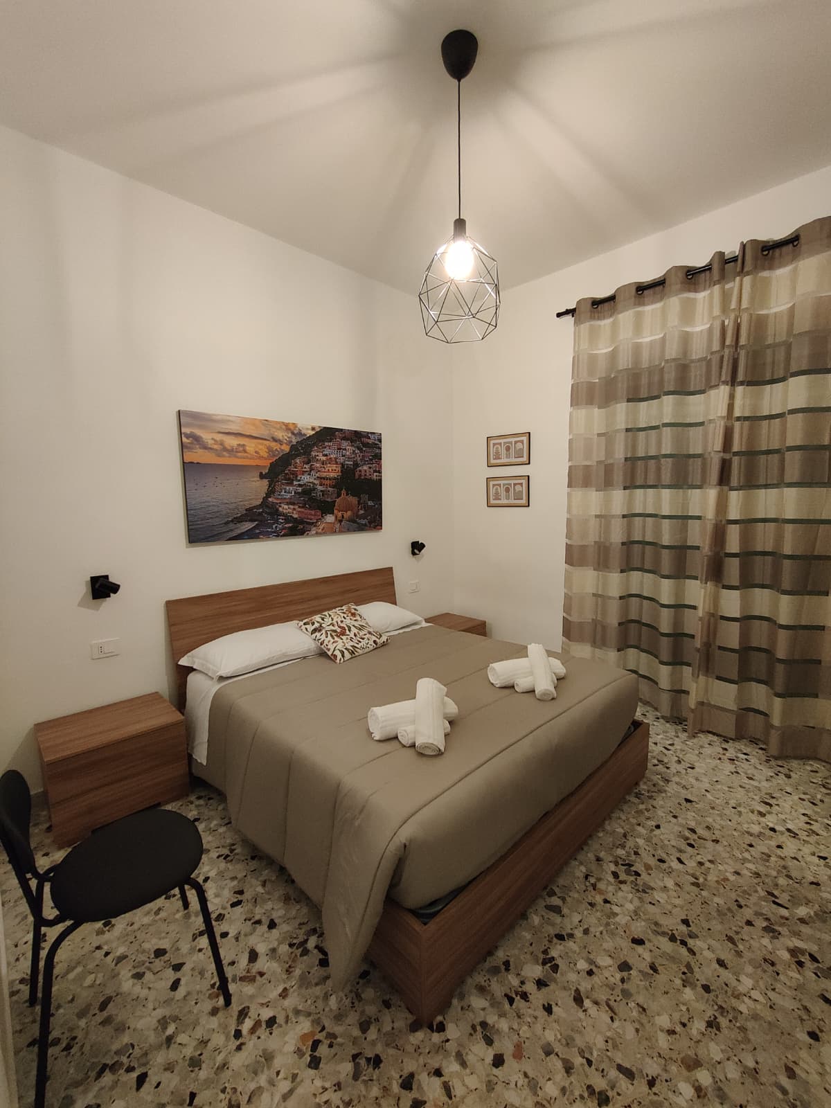 Camera Matrimoniale con Bagno in Comune